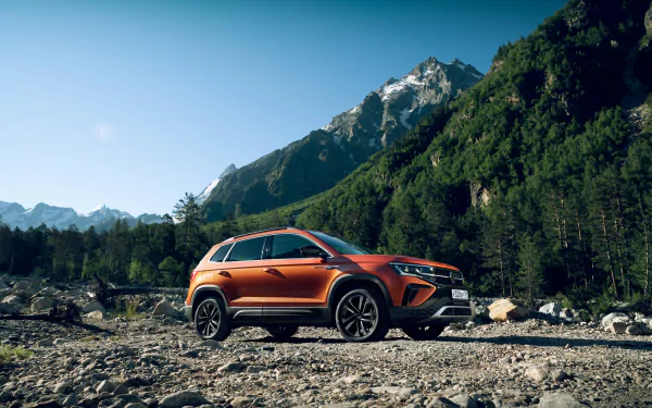  Orange 2021 Volkswagen Taos "JOY!" 4MOTION