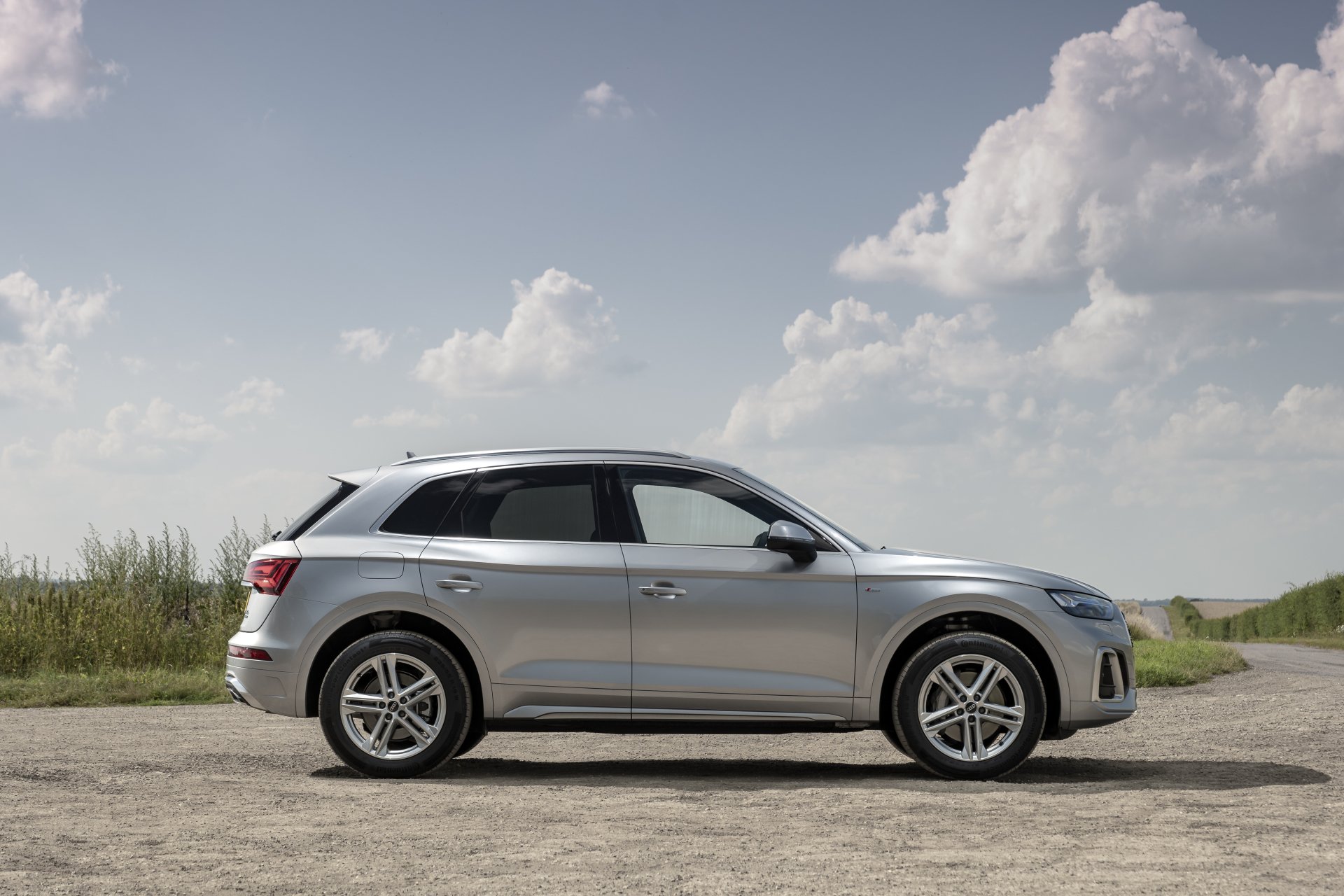 Download SUV Electric Car Vehicle Audi Q5 4k Ultra HD Wallpaper