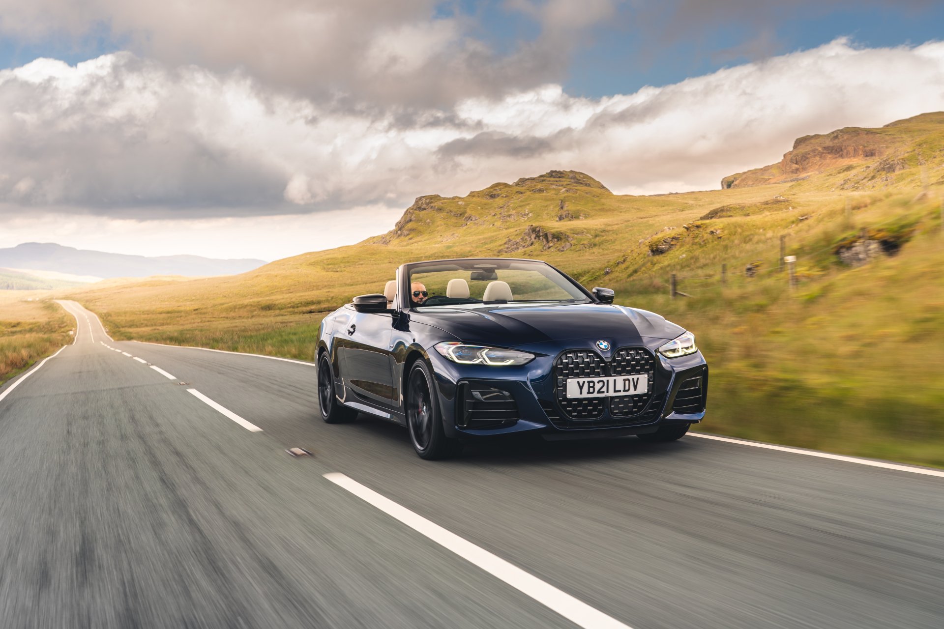 Download Cabriolet BMW M440i Vehicle BMW 4 Series 4k Ultra HD Wallpaper