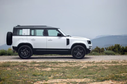  Land Rover Defender 110 P400e Urban Pack