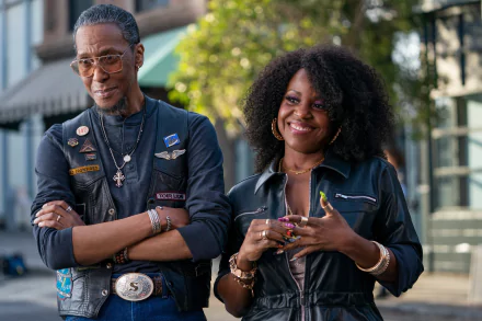 Haneefah Wood Ron Cephas Jones TV Show Truth Be Told HD Desktop Wallpaper | Background Image