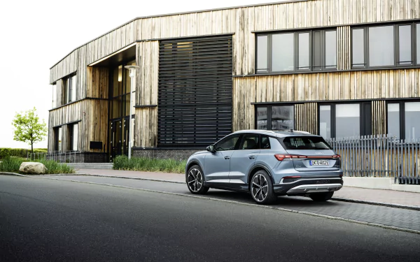  Audi Q4 45 e-tron quattro S line