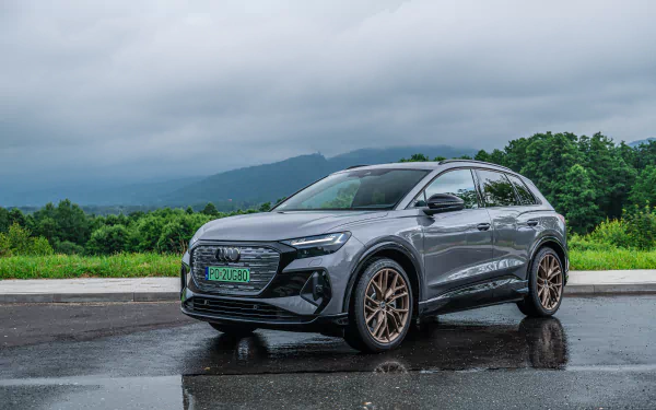  Audi Q4 40 e-tron S line quattro "Edition One"