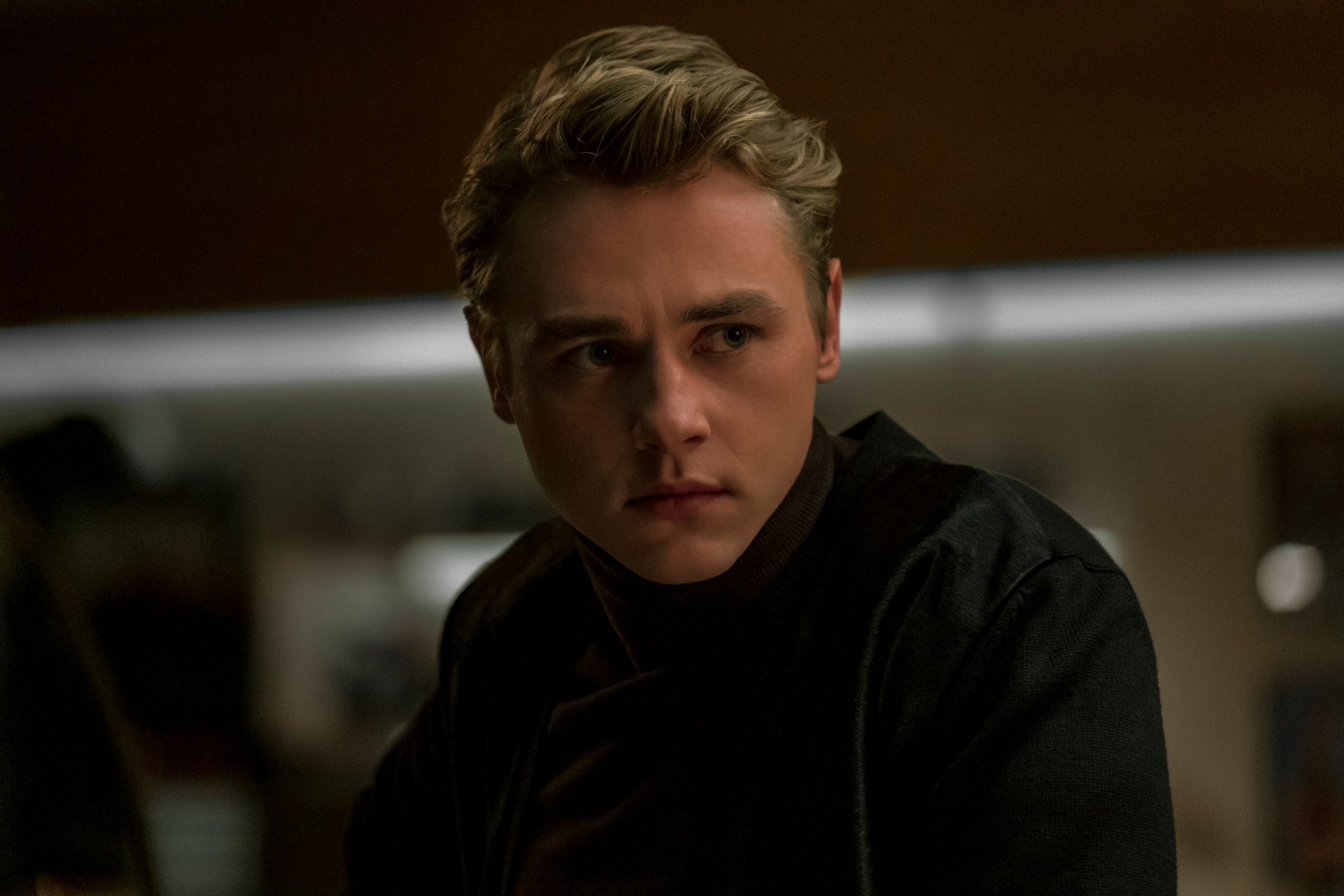 Download Ben Hardy Movie The Voyeurs HD Wallpaper