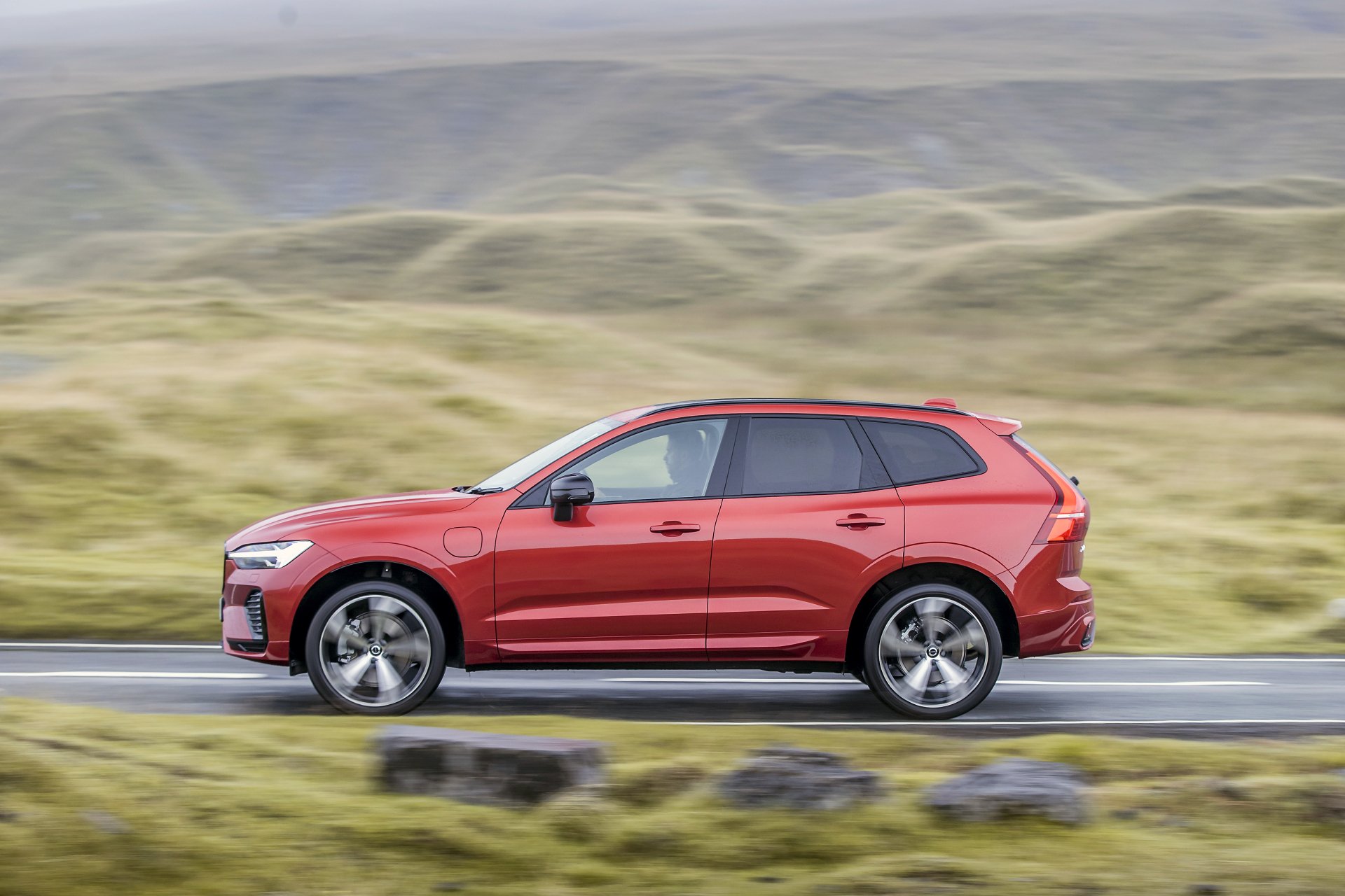 Download SUV Volvo XC60 T8 AWD Vehicle Volvo XC60 4k Ultra HD Wallpaper