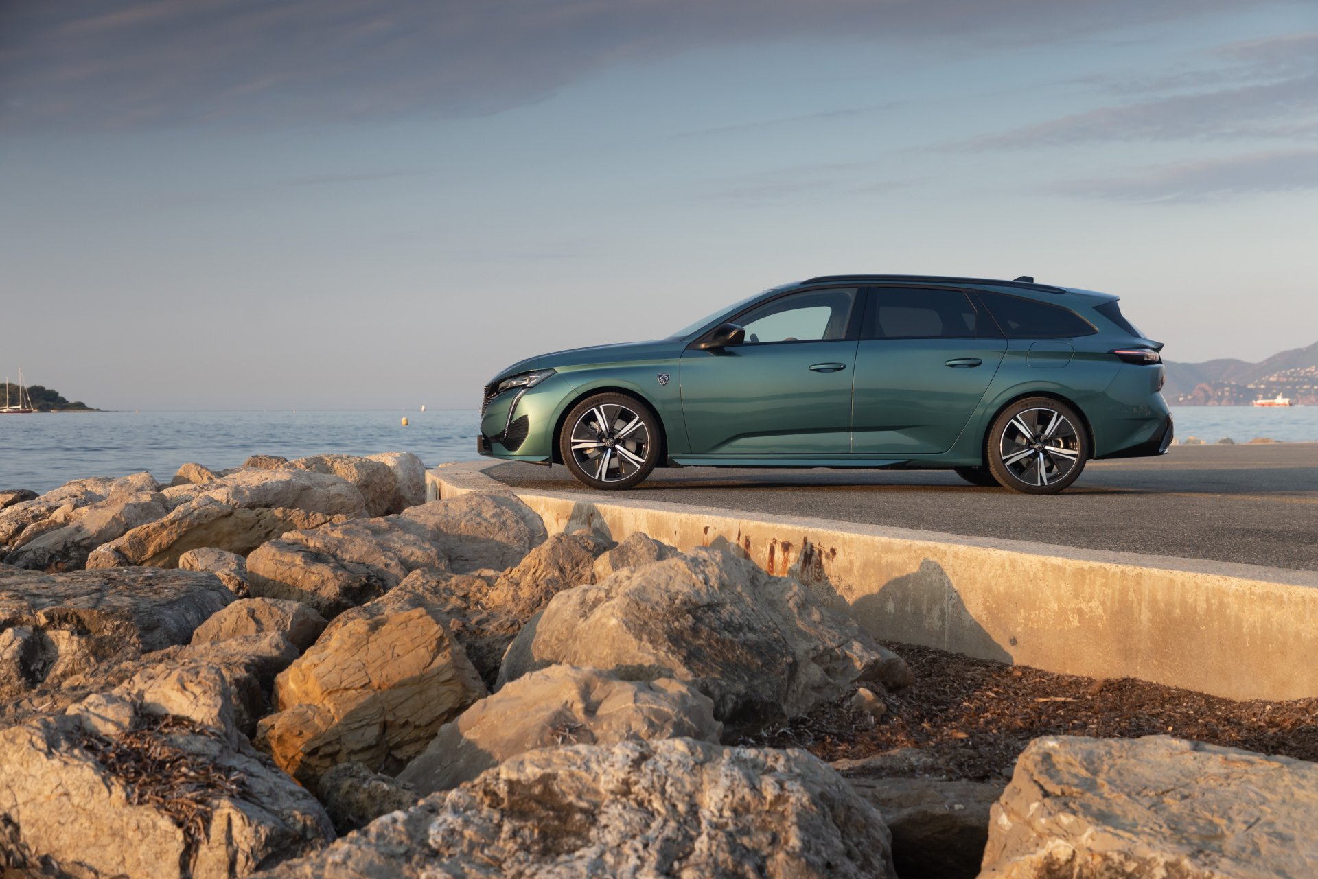 Download Peugeot 308 SW HYBRID Vehicle Peugeot 308 SW HD Wallpaper