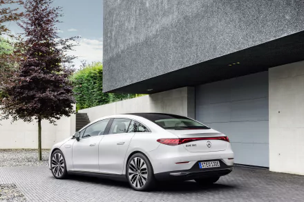  Mercedes-Benz EQE 350 Electric Art Line (V295)