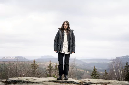 Maria Ehrich movie Prey (2021) HD Desktop Wallpaper | Background Image