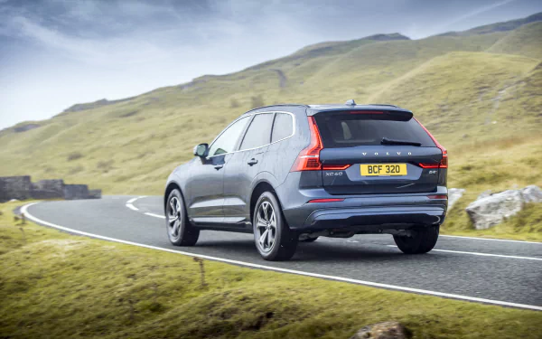  Volvo XC60 B4 AWD Momentum