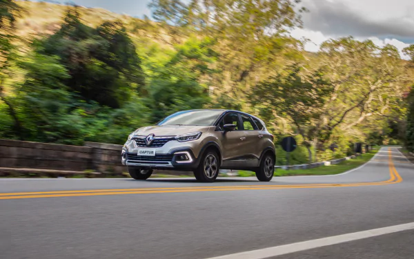 SUV vehicle Renault Captur HD Desktop Wallpaper | Background Image