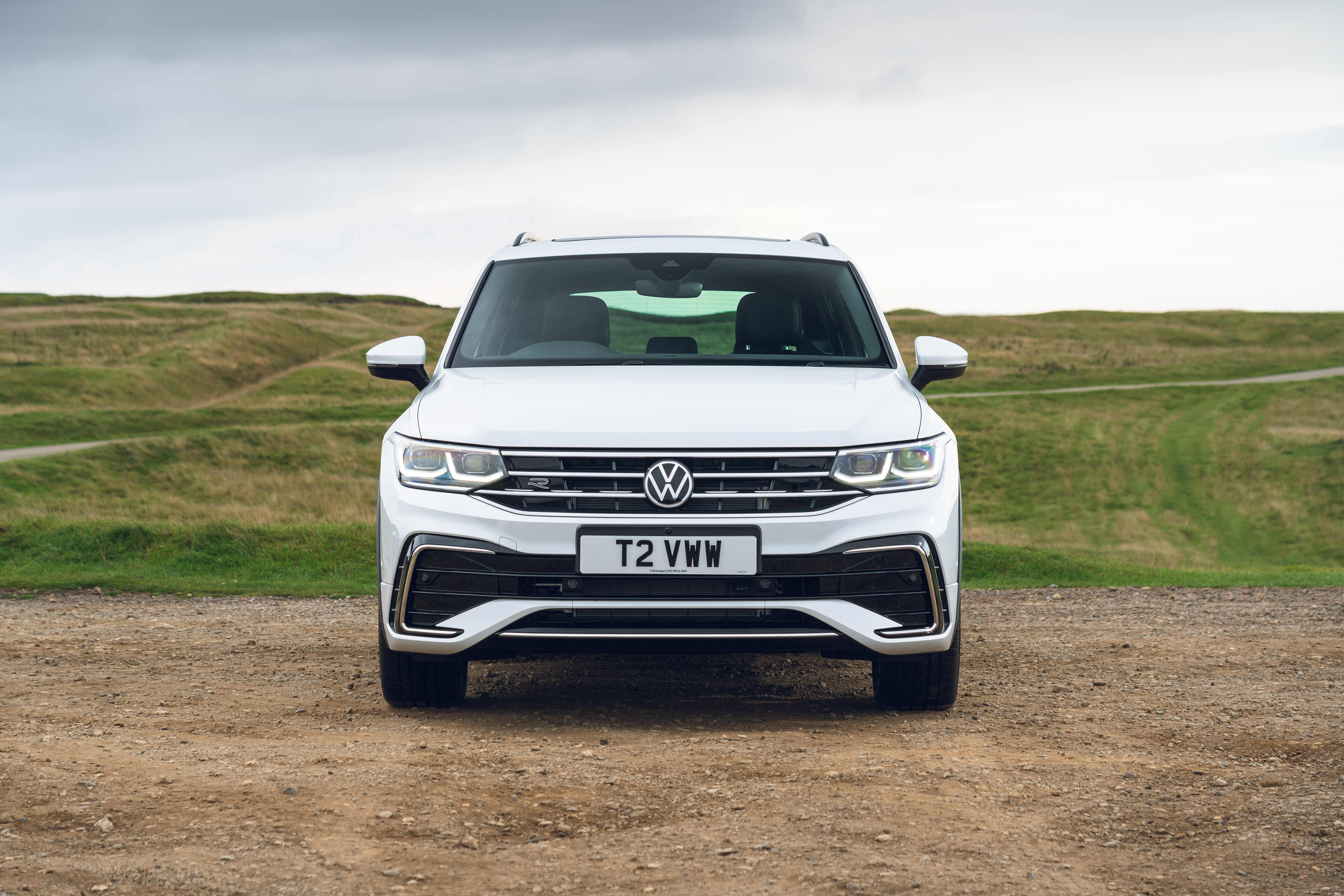 Vehicles Volkswagen Tiguan R-Line HD Wallpaper | Background Image