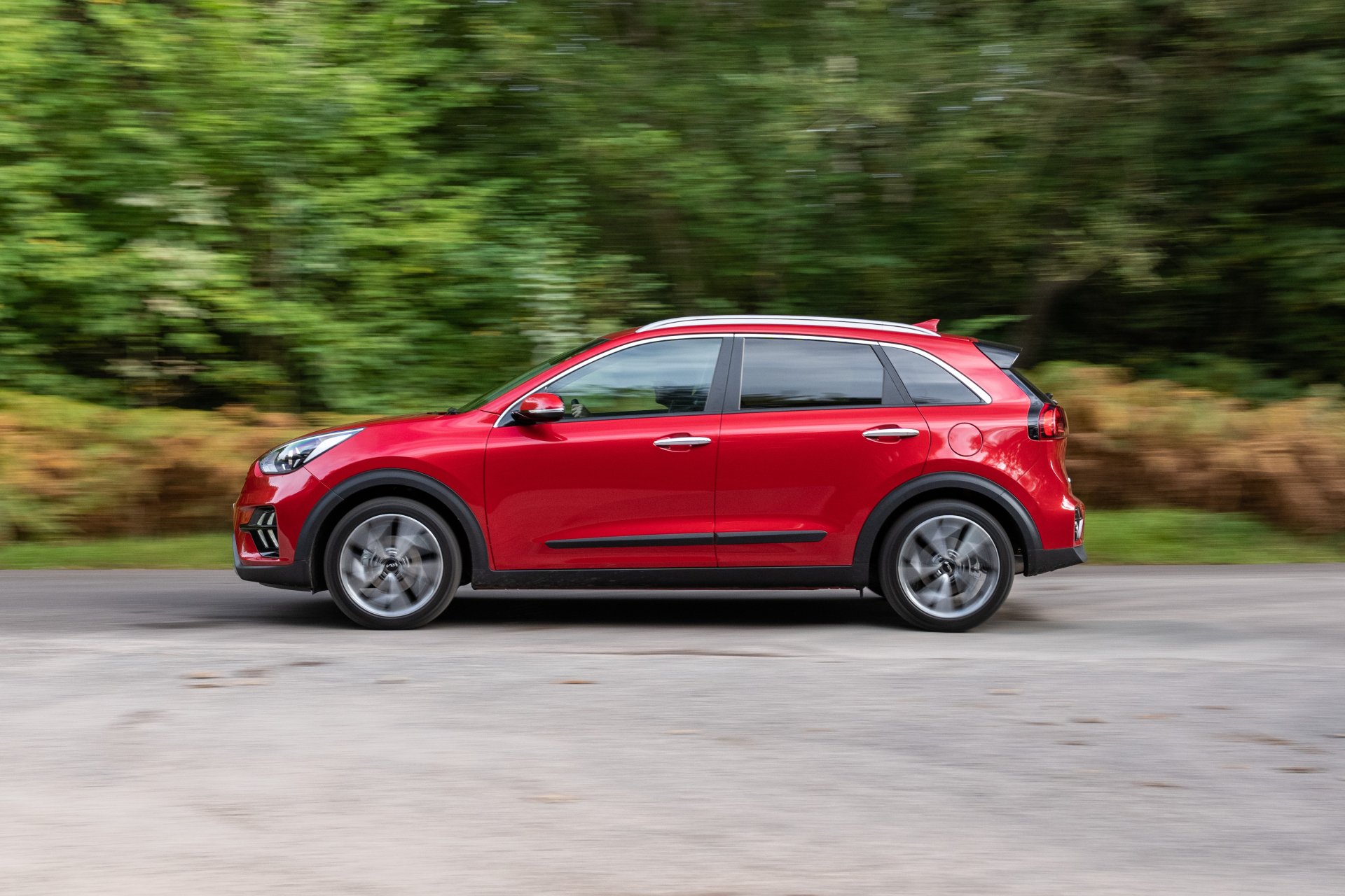 Download SUV Kia Niro EcoHybrid Vehicle Kia Niro 4k Ultra HD Wallpaper