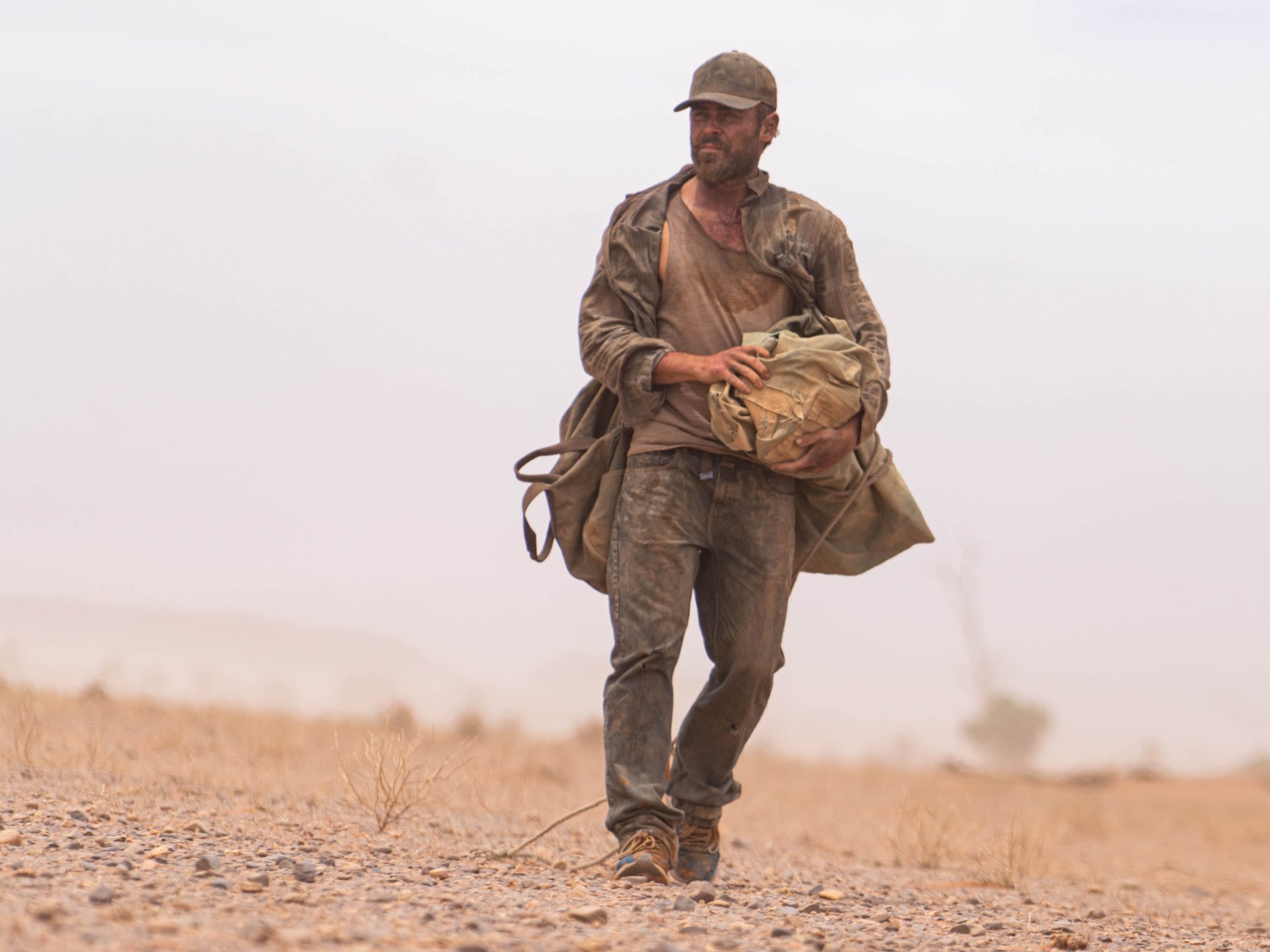 Download Zac Efron Movie Gold (2021) HD Wallpaper