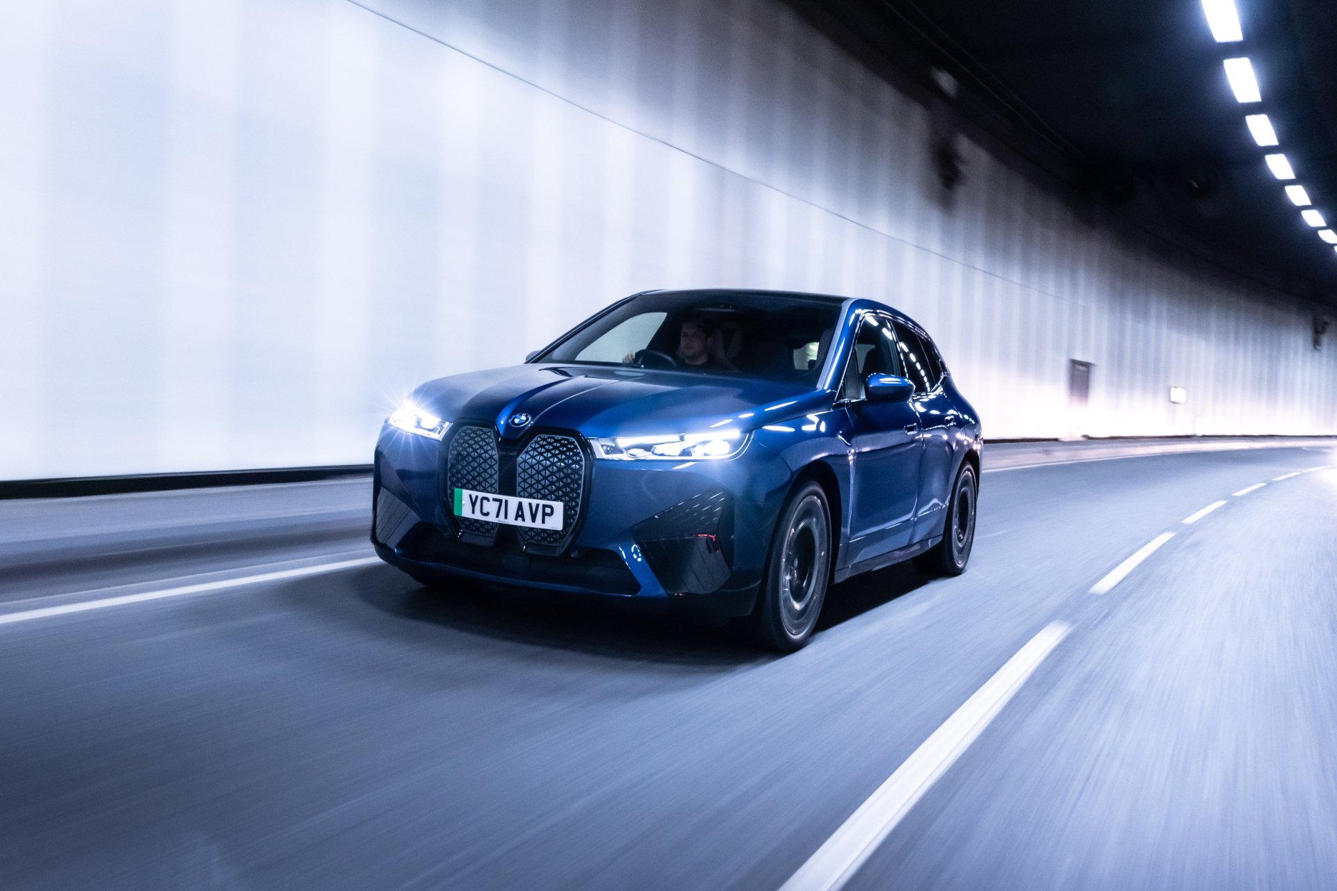 Download SUV Vehicle BMW IX XDrive40 Sport 4k Ultra HD Wallpaper