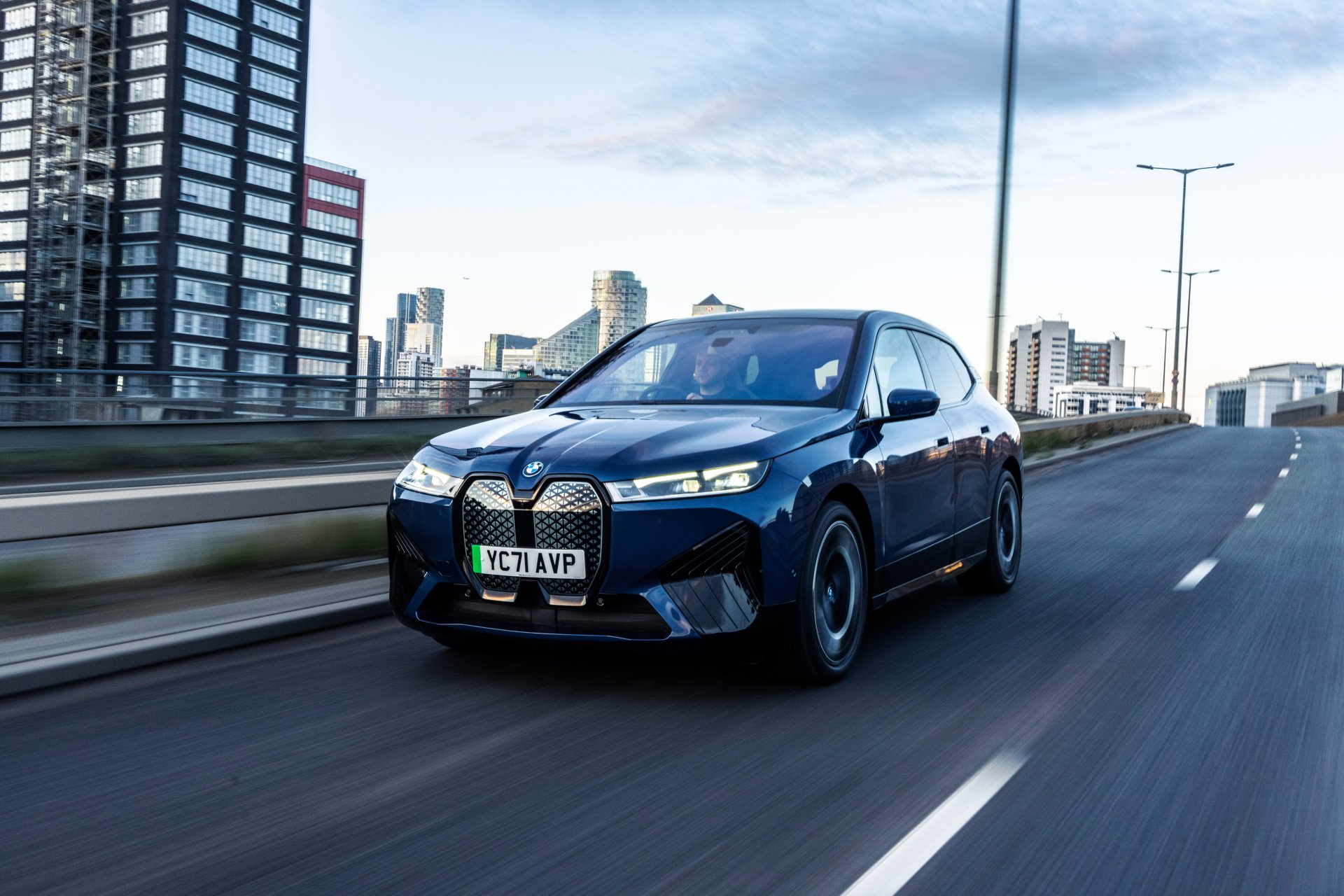 Download SUV Vehicle BMW IX XDrive40 Sport 4k Ultra HD Wallpaper