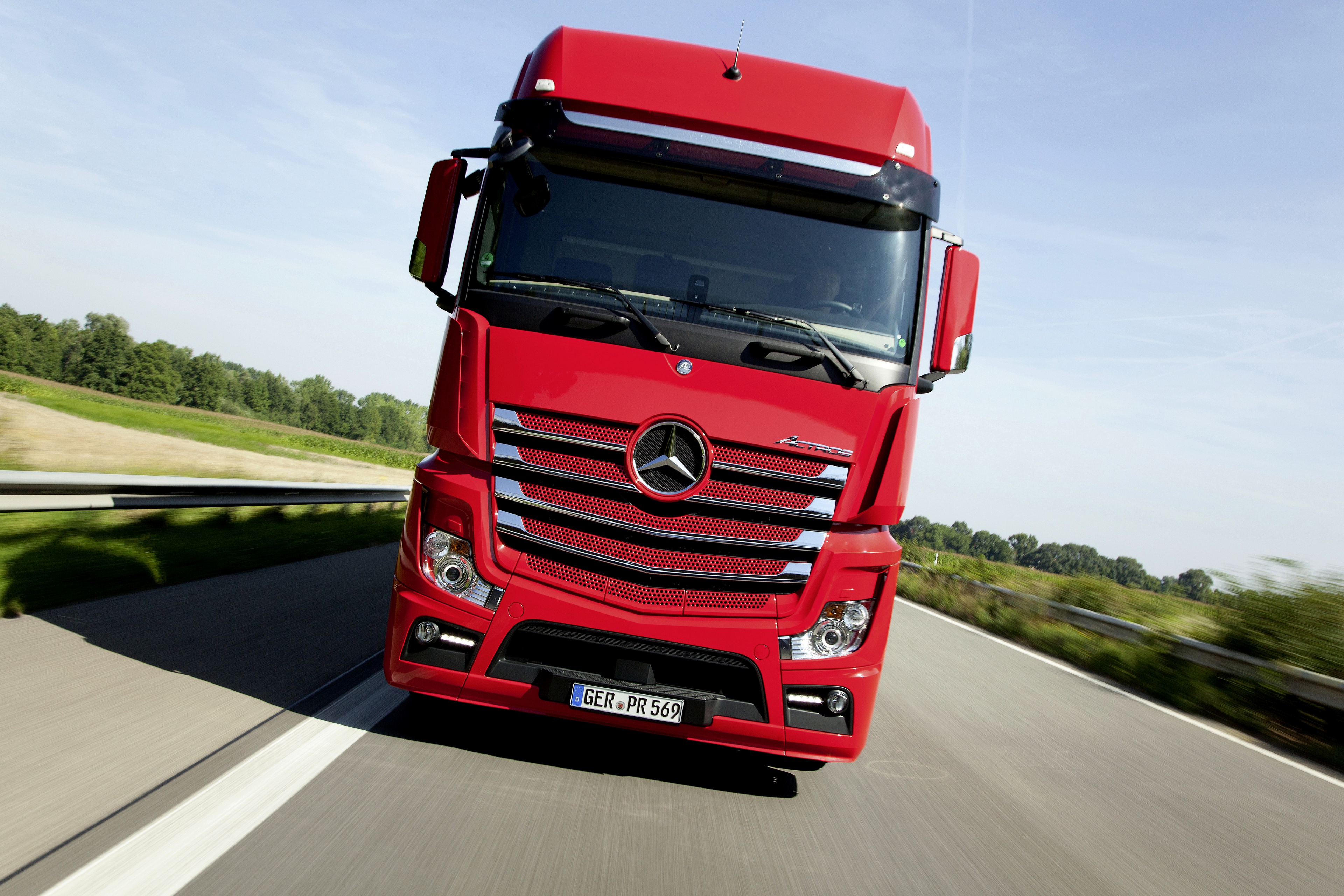 New Mercedes-Benz Actros crowned Truck of the Year 2020 | Autocar  Professional