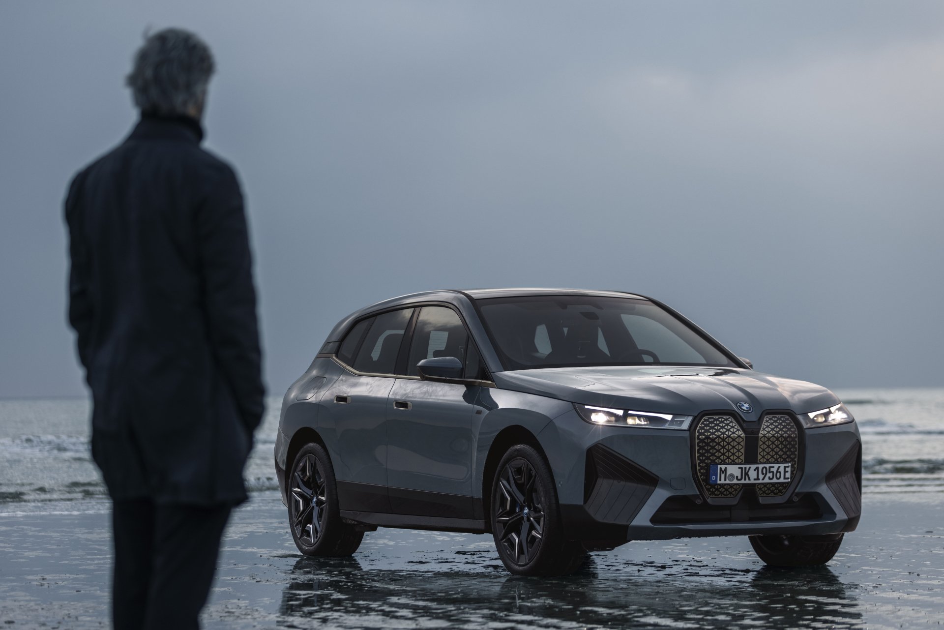 Download Electric Car SUV Vehicle BMW IX M60 4k Ultra HD Wallpaper