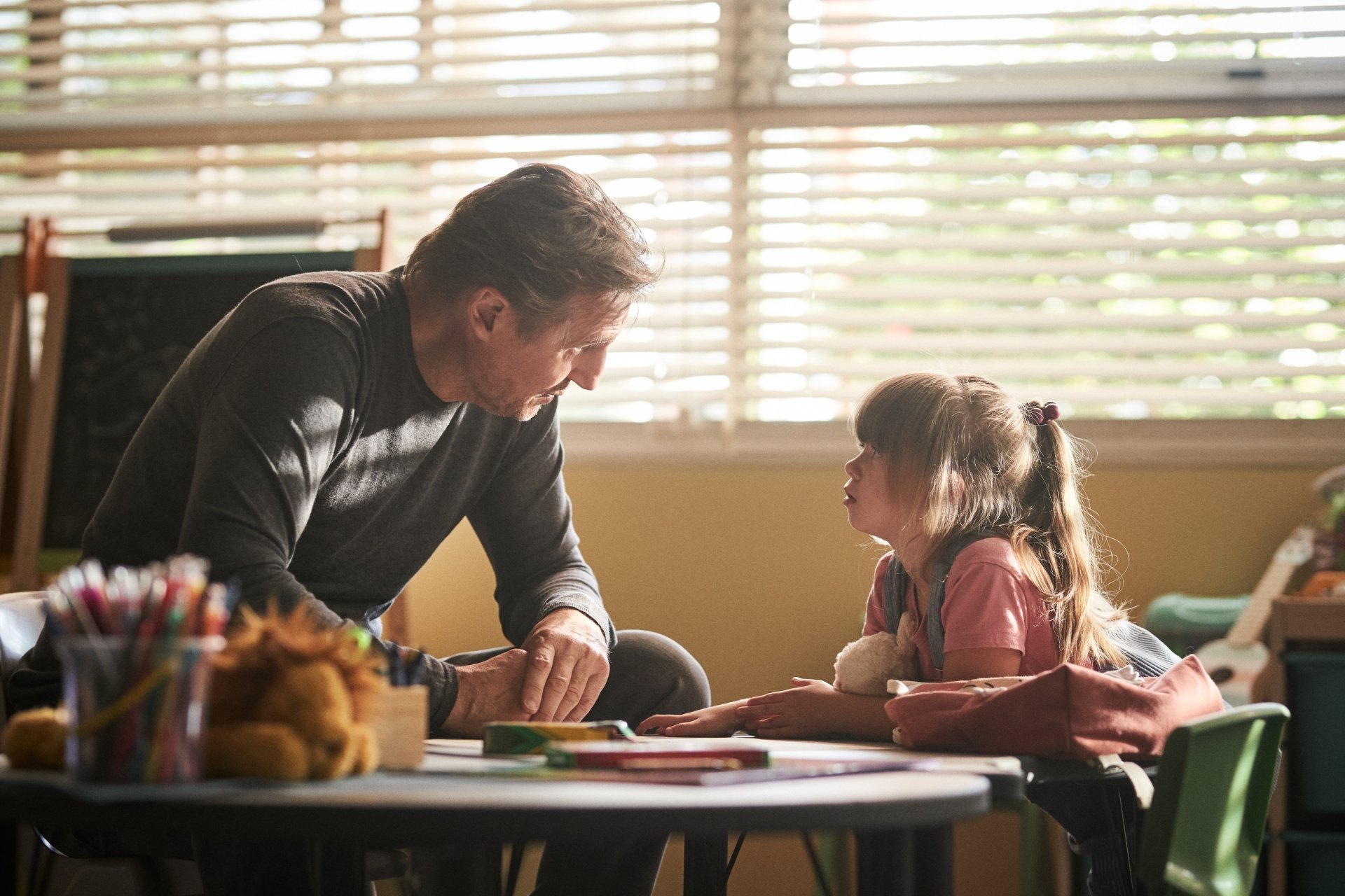 Download Liam Neeson Movie Blacklight 4k Ultra HD Wallpaper