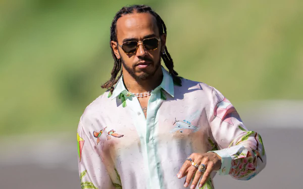 Lewis Hamilton Sports HD Desktop Wallpaper | Background Image