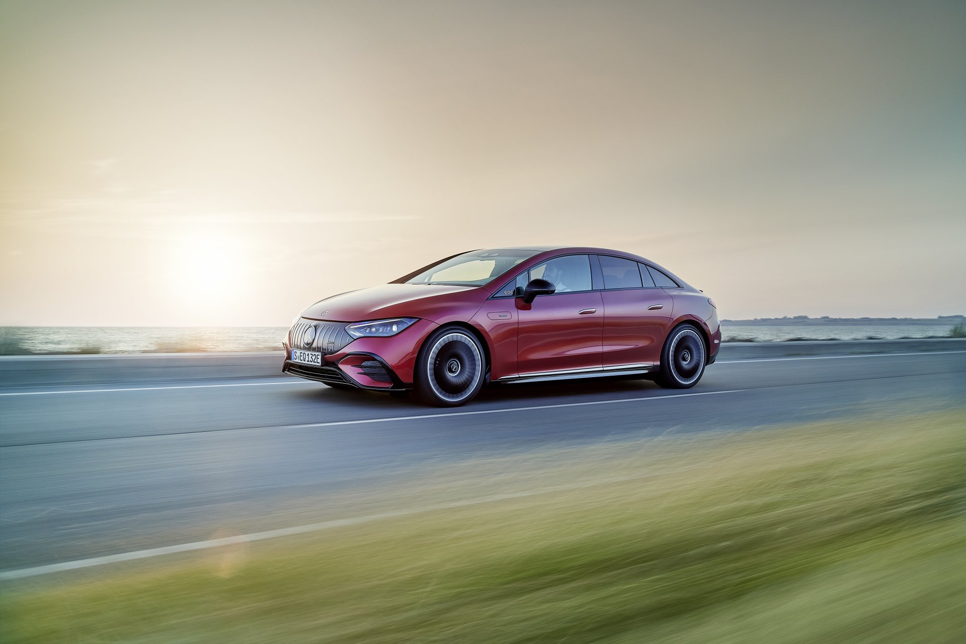 Download Vehicle Mercedes-AMG EQE 43 4k Ultra HD Wallpaper