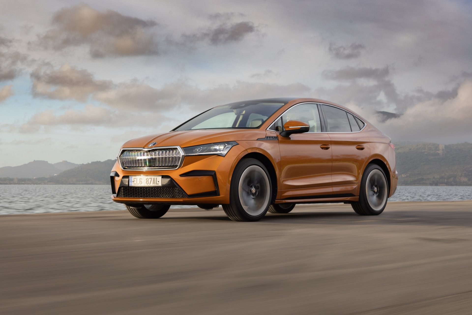 Download Vehicle Skoda Enyaq IV 80 4k Ultra HD Wallpaper