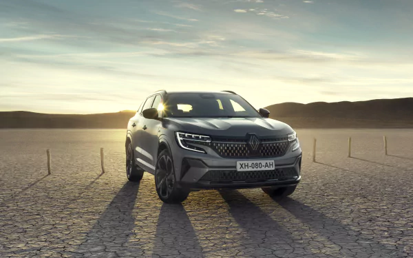 SUV vehicle Renault Austral E-TECH Hybrid HD Desktop Wallpaper | Background Image