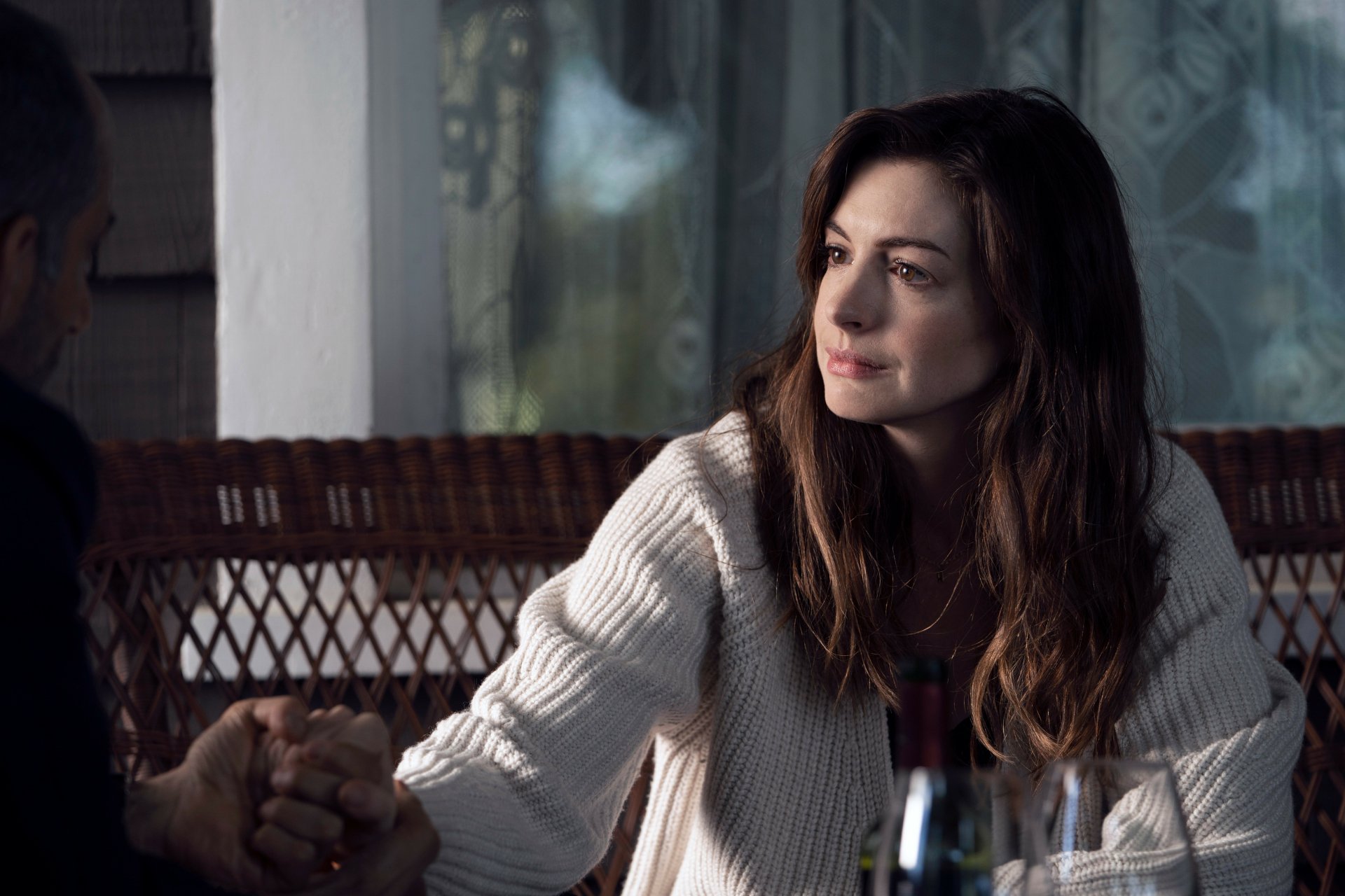 Download Anne Hathaway TV Show WeCrashed 4k Ultra HD Wallpaper
