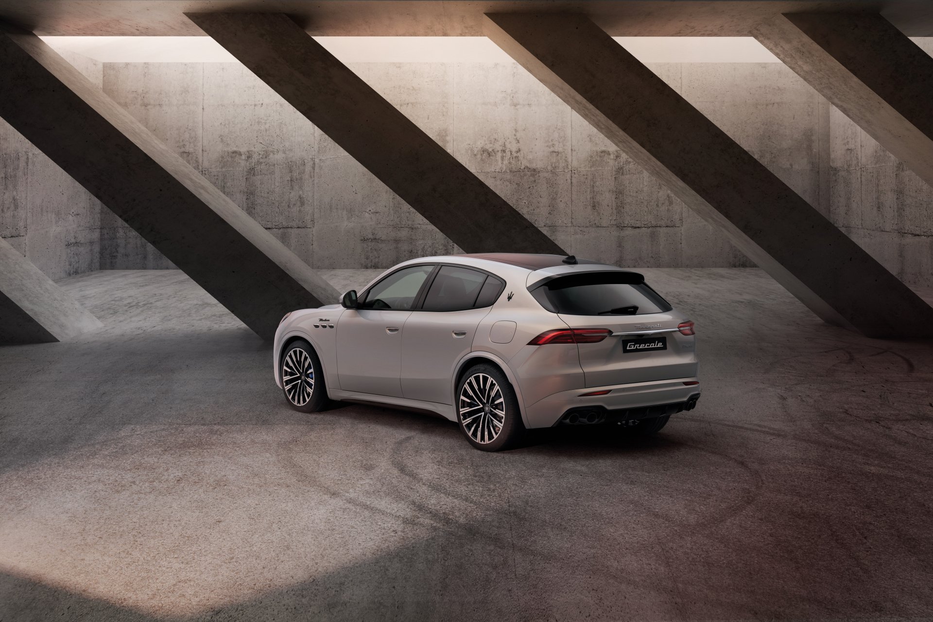 Download Maserati Grecale Modena Vehicle Maserati Grecale 8k Ultra HD Wallpaper