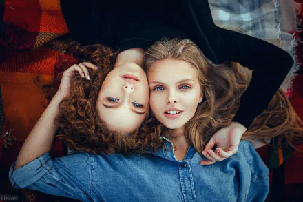 lying down woman model HD Desktop Wallpaper | Background Image