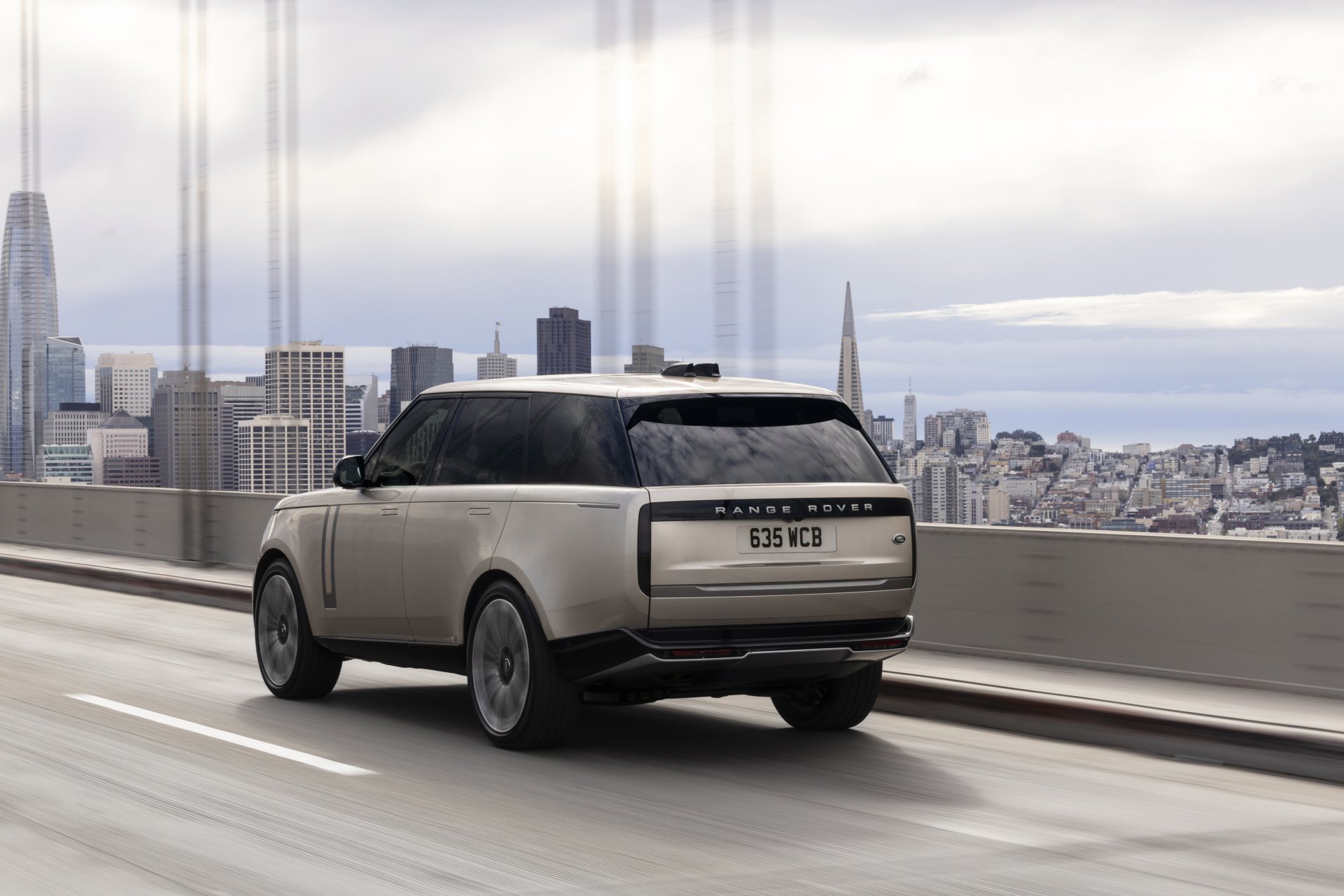 Download Vehicle Range Rover HSE D350 8k Ultra HD Wallpaper