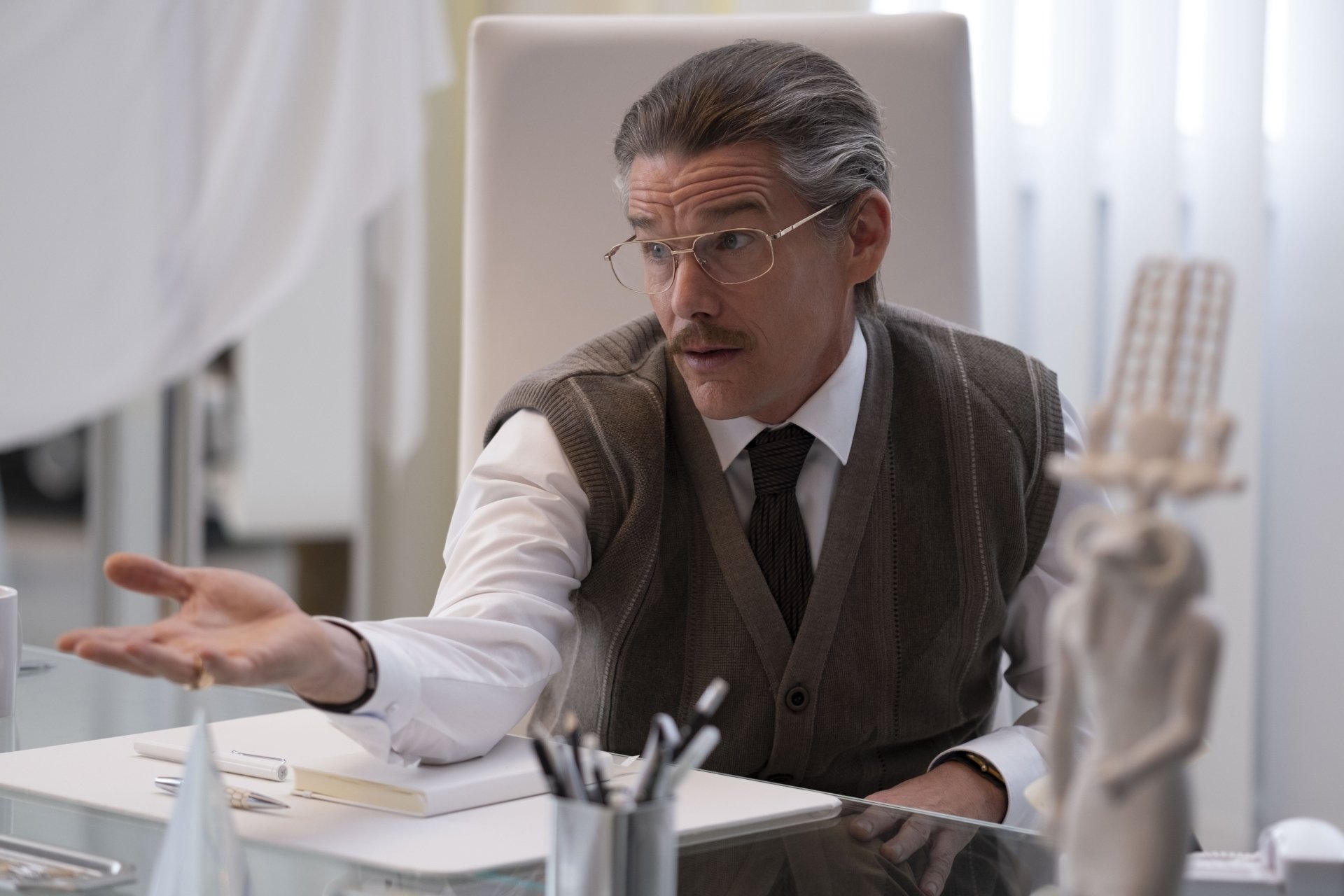 Download Arthur Harrow Ethan Hawke TV Show Moon Knight 4k Ultra HD Wallpaper