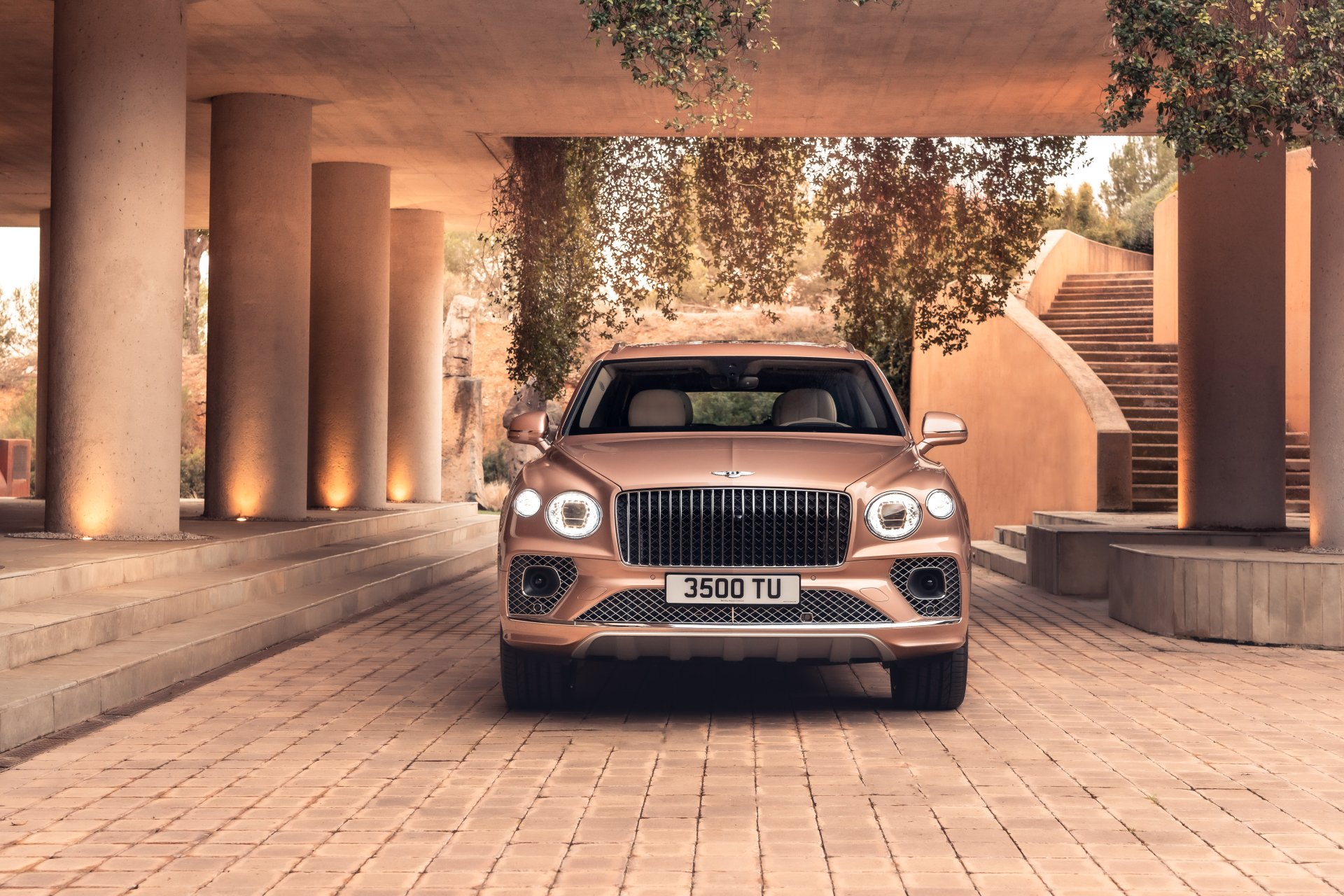 Download Vehicle Bentley Bentayga EWB 4k Ultra HD Wallpaper
