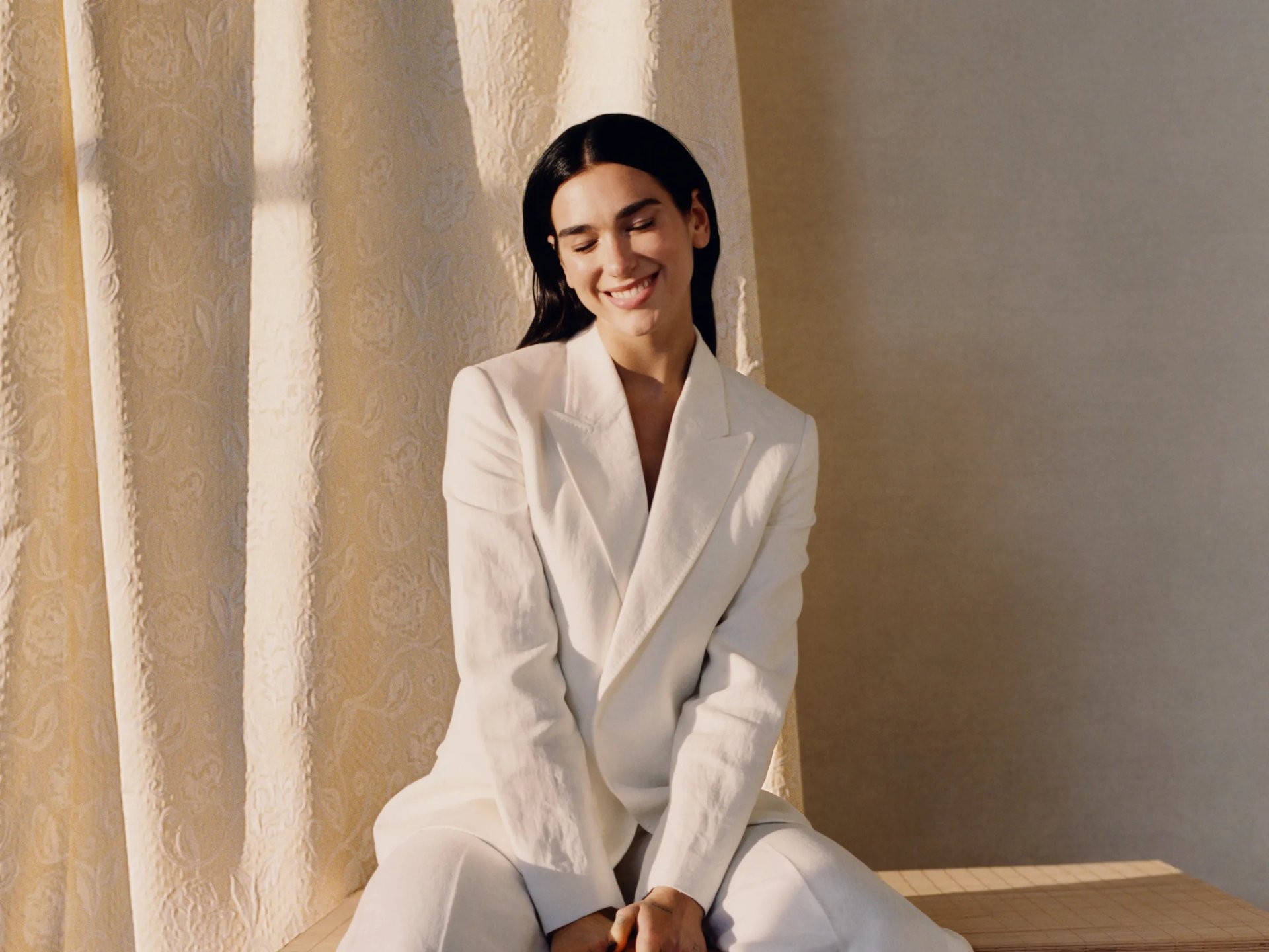 Download Music Dua Lipa HD Wallpaper