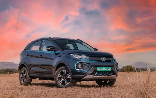 vehicle Tata Nexon HD Desktop Wallpaper | Background Image