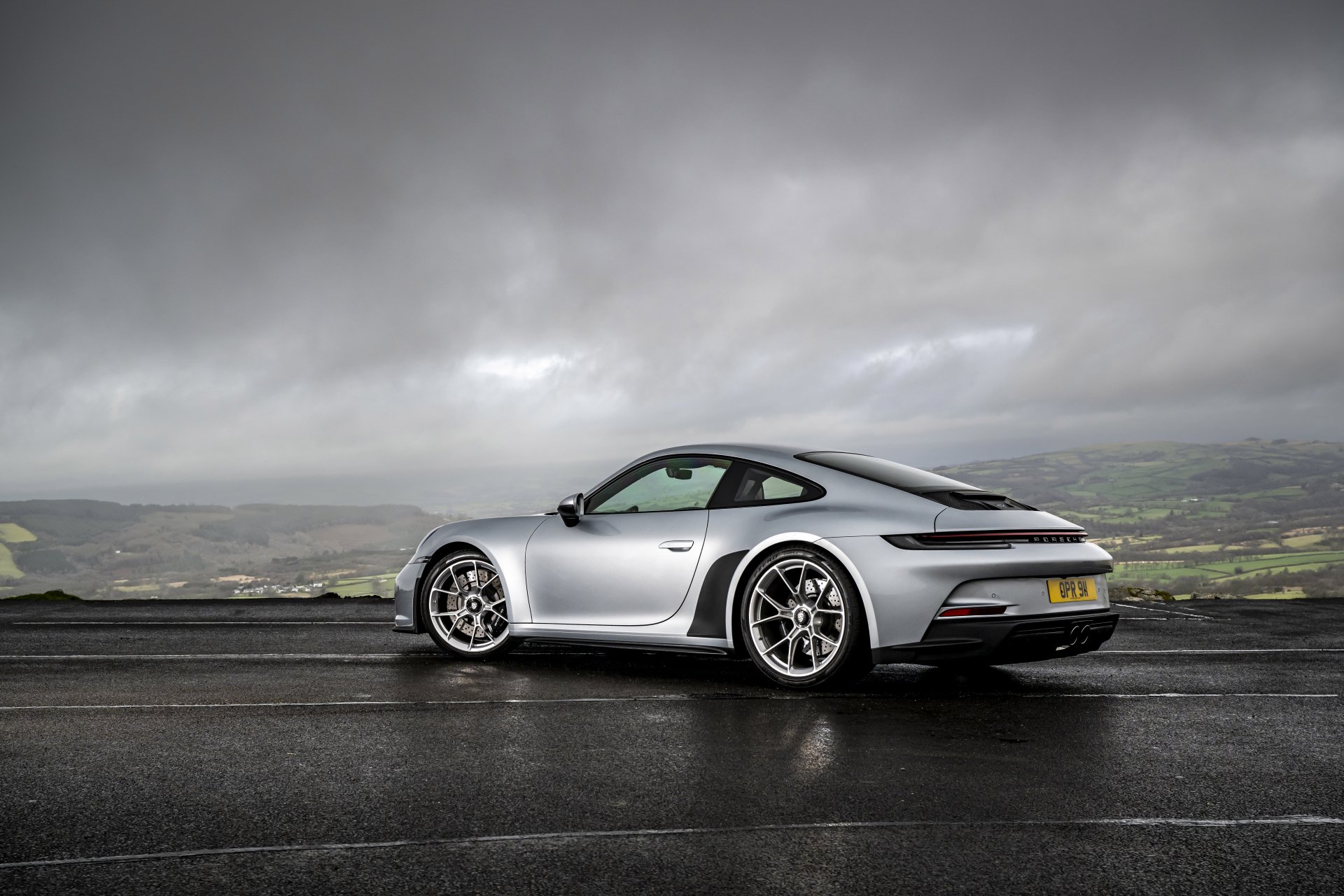 Download Vehicle Porsche 911 GT3 8k Ultra HD Wallpaper