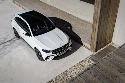 Mercedes-Benz GLC 300 e 4MATIC AMG Line