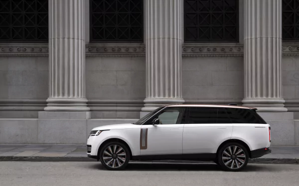  2023 Range Rover SV Serenity P530 LWB