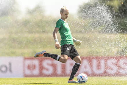 German soccer Merle Frohms Sports HD Desktop Wallpaper | Background Image