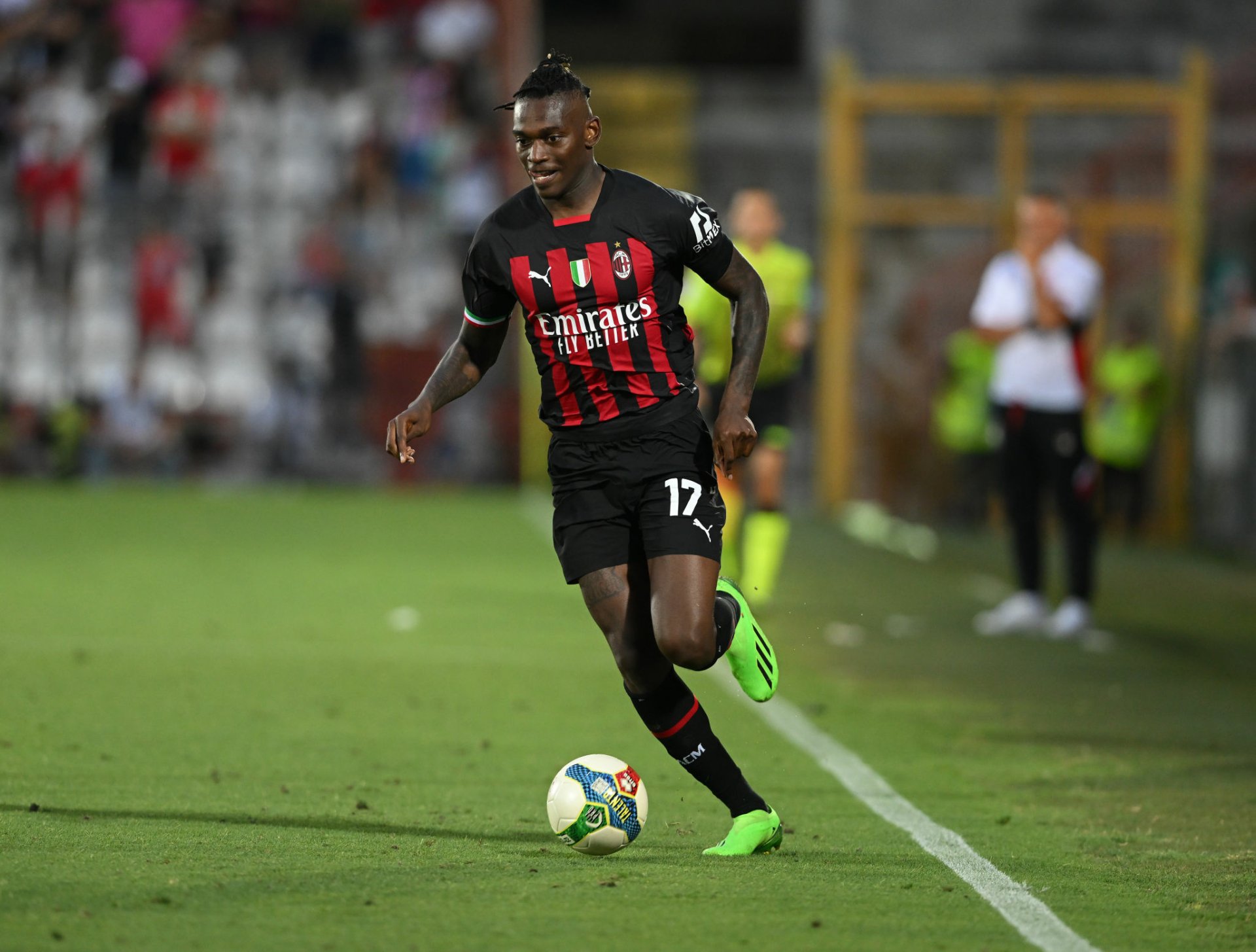 Download A.C. Milan Rafael Leão Sports HD Wallpaper