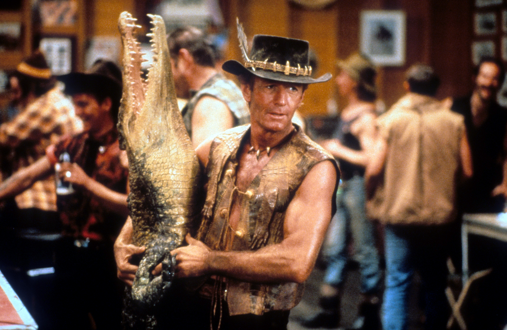 Download Paul Hogan Movie Crocodile Dundee 4k Ultra HD Wallpaper