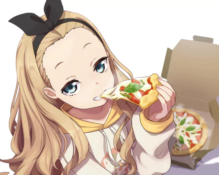 Kurumi (Lycoris Recoil) — anime girl with long blonde hair and blue eyes eating a pizza slice, cheerful; 2K Quad HD PC desktop wallpaper/background.