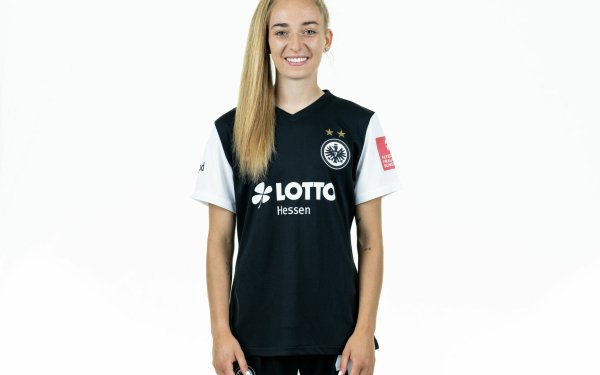 Sports Sophia Kleinherne Soccer Player Eintracht Frankfurt HD Wallpaper | Background Image