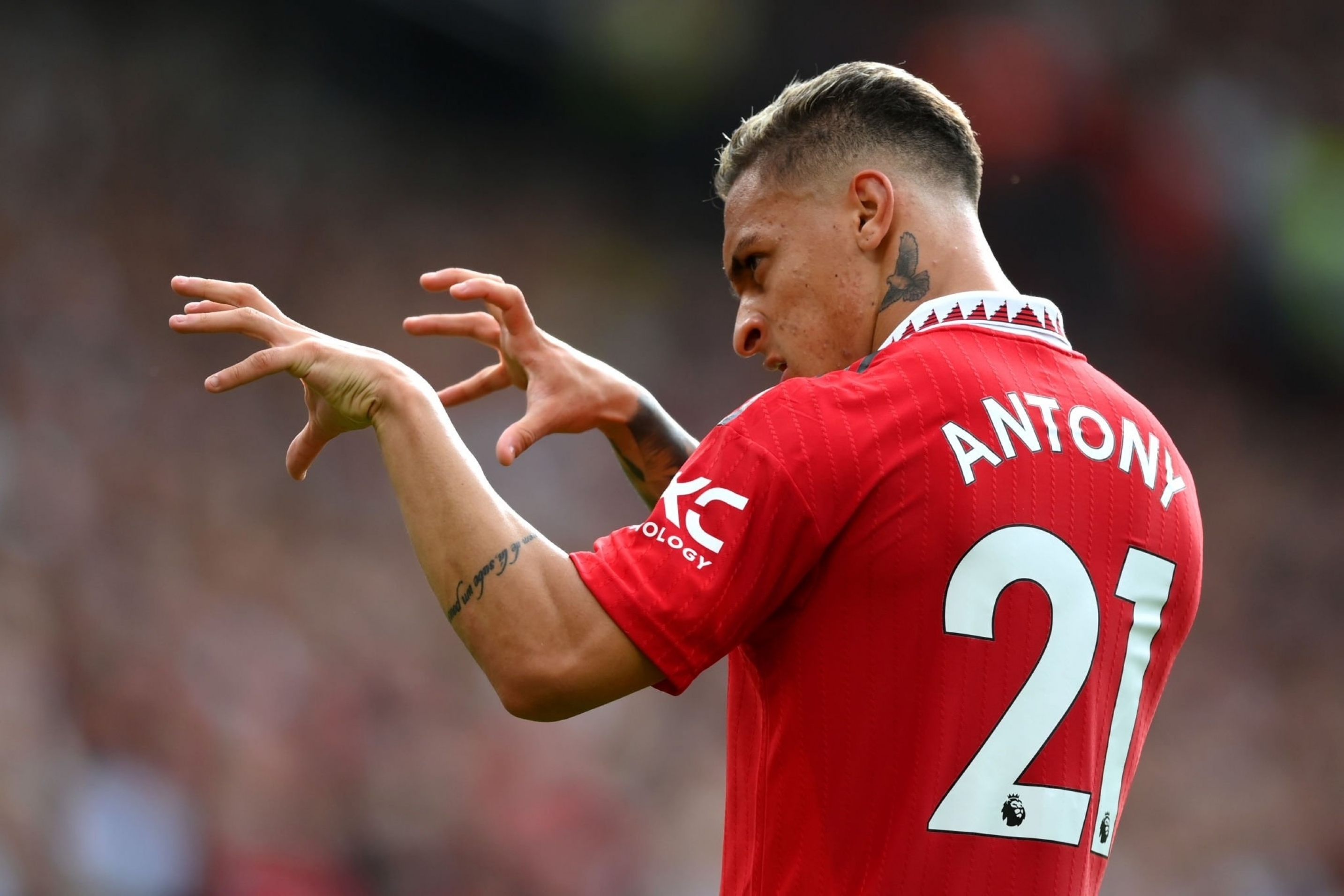 HD Wallpaper of Antony Matheus dos Santos in Manchester United Jersey