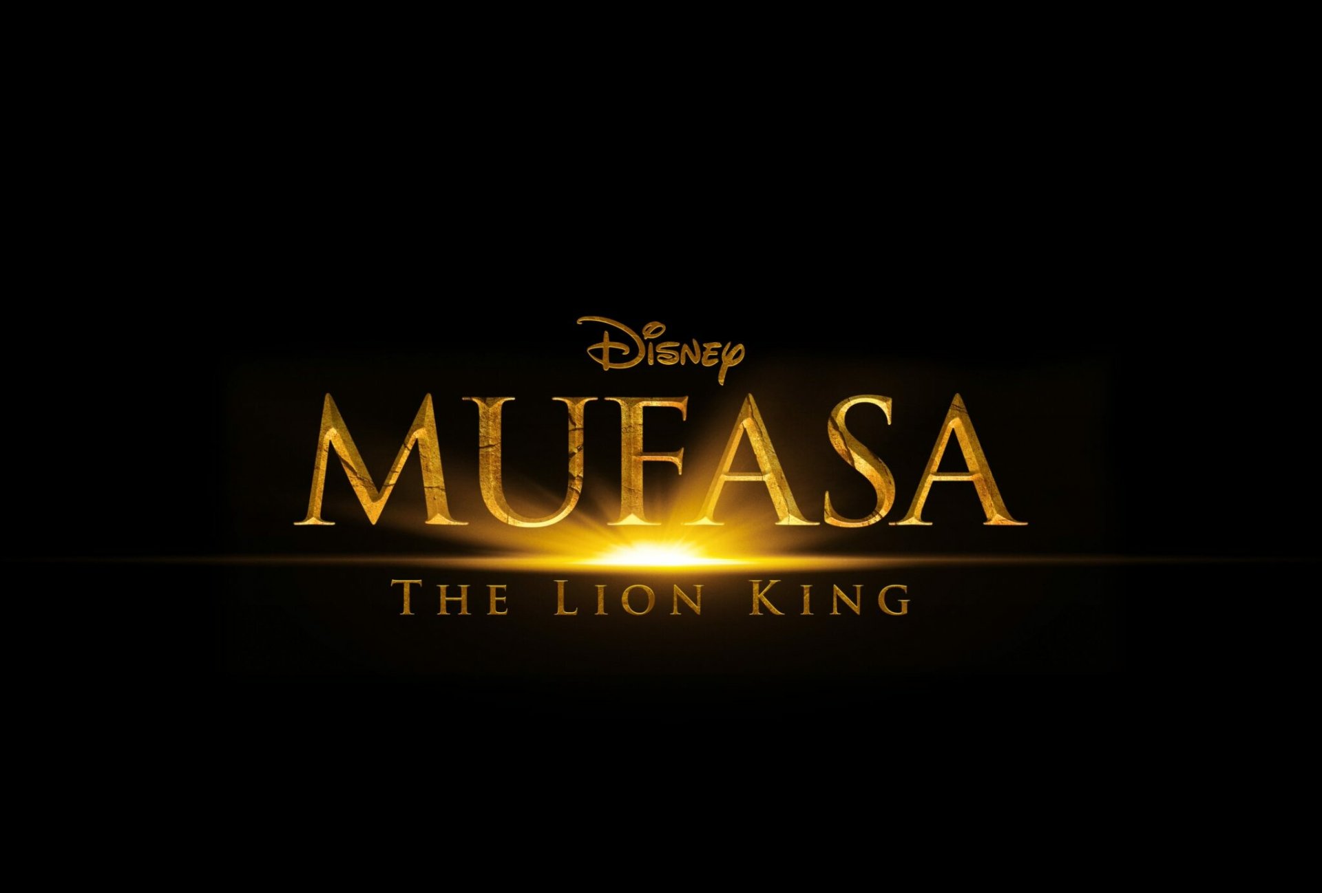 Movie wallpaper: HD PC desktop background featuring the golden Disney MUFASA — The Lion King logo on a black background.