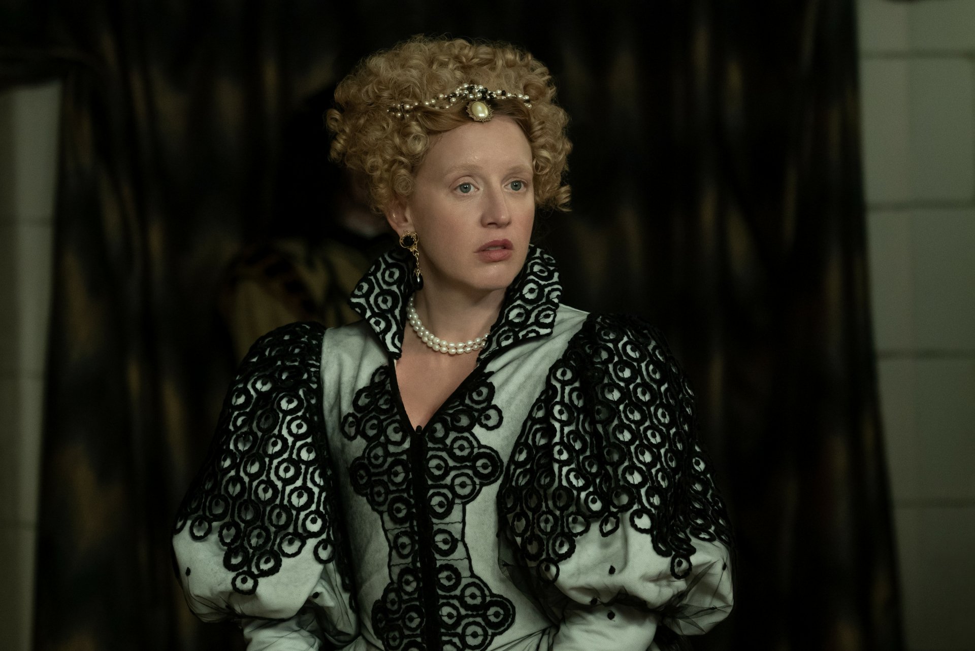 Download TV Show The Serpent Queen HD Wallpaper