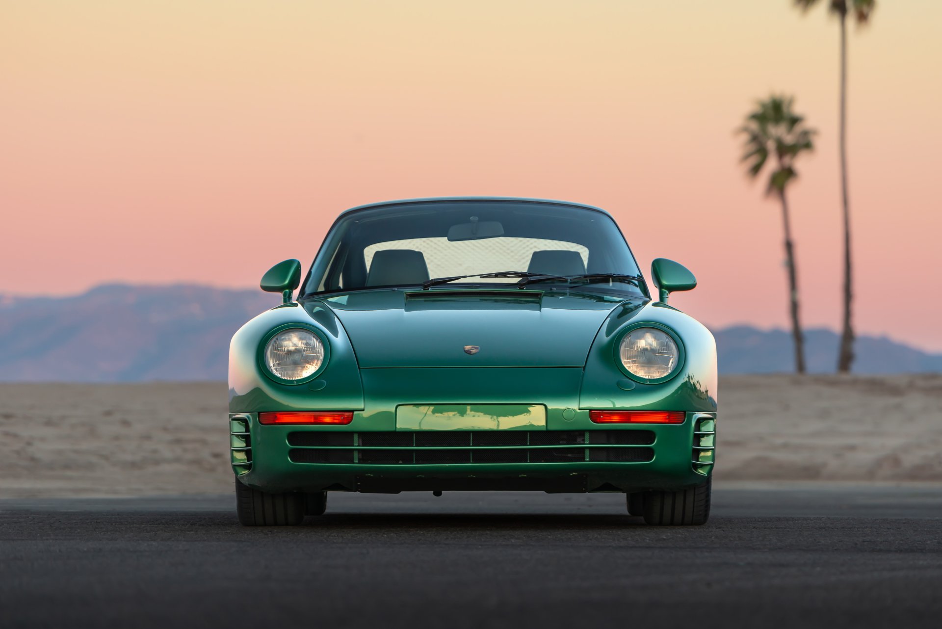 Download Vehicle Porsche 959 4k Ultra HD Wallpaper