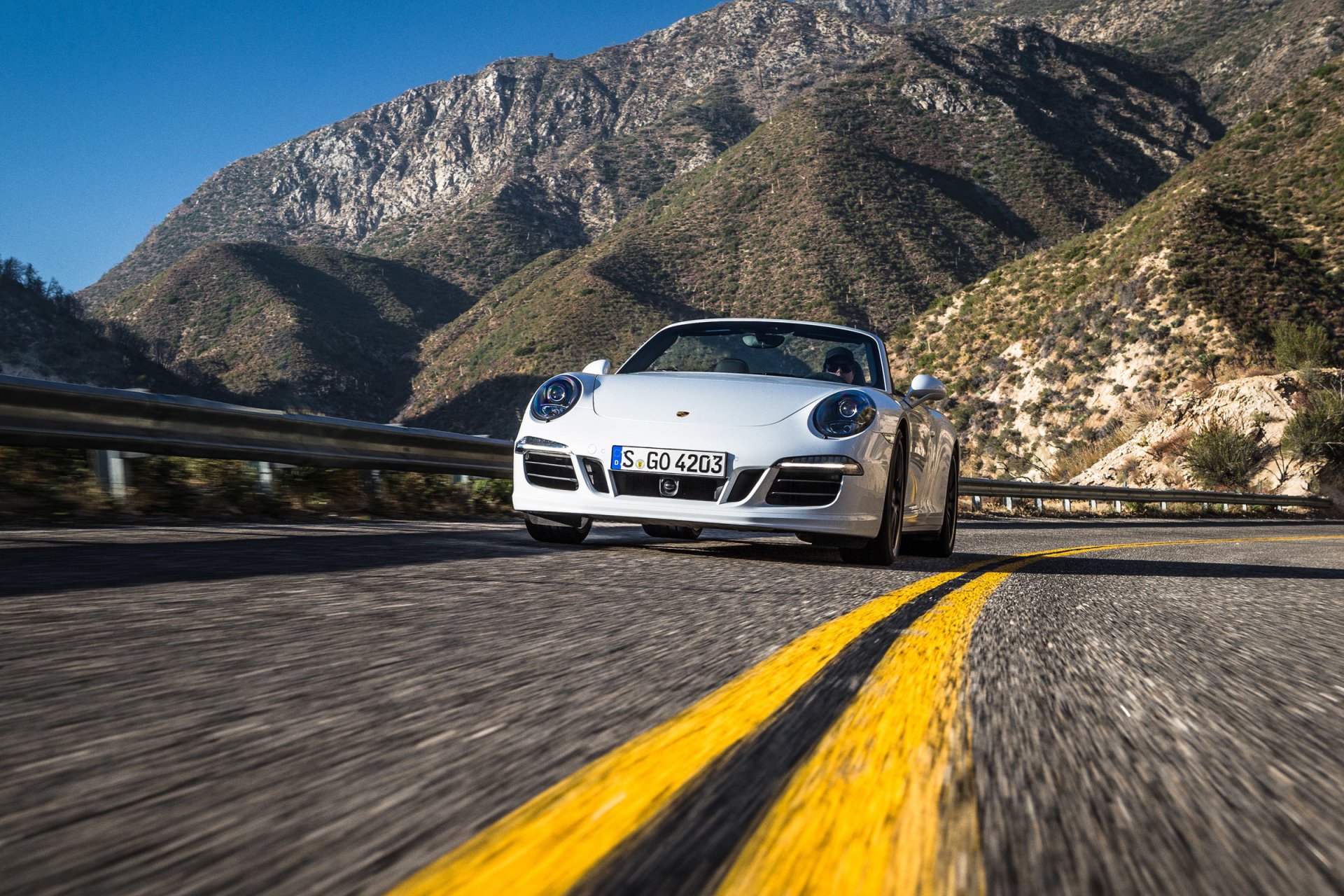 Download Vehicle Porsche 911 Carrera GTS HD Wallpaper