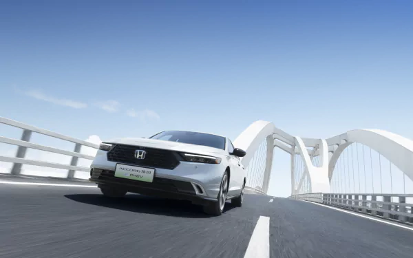  Honda Accord e:PHEV