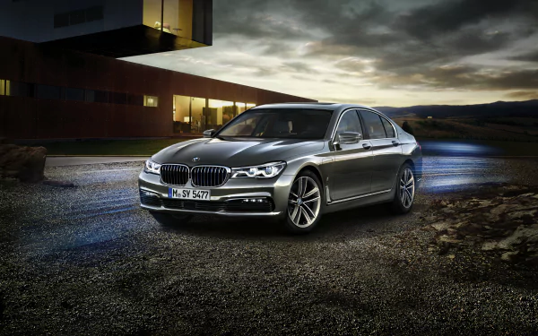  BMW 740e iPerformance