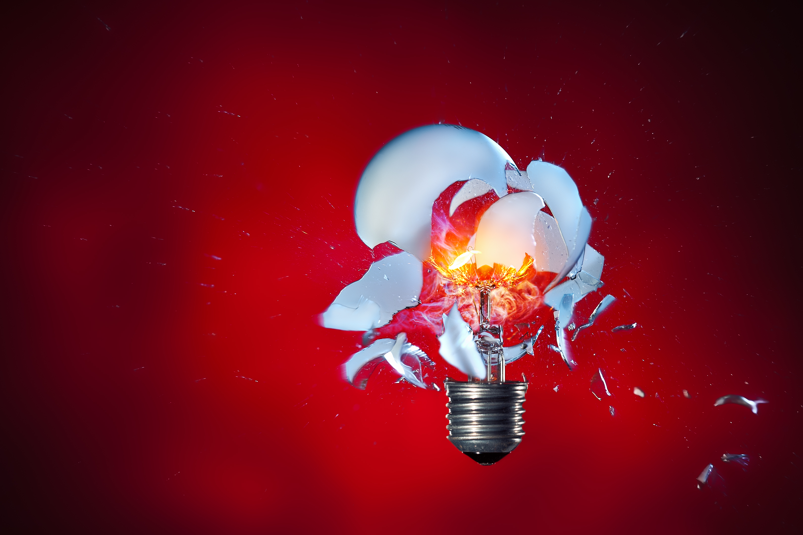 High-speed photography of an exploding light bulb by Stefan Krause